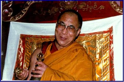 Sua Santità il Dalai Lama alla fine degli insegnamenti
