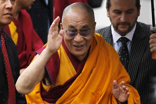The Dalai Lama, the Tibetan Buddhist spiritual leader, arrives at St. Paul’s Cathedral in London to receive the 2012 Templeton Prize for encouraging scientific research and harmony among religions (May 14, 2012).