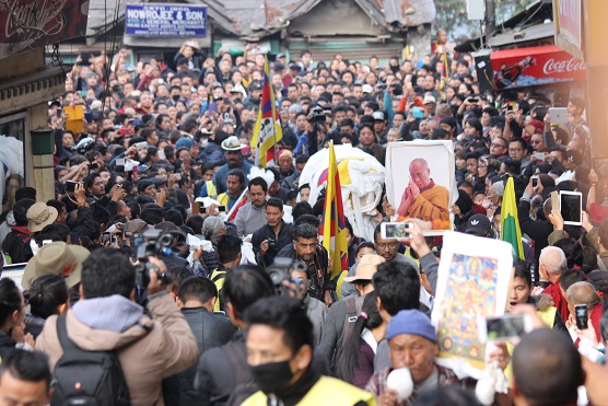 I funerali del 16enne Dorjee Tsering, che ha scelto di darsi fuoco contro l’occupazione cinese in Tibet.