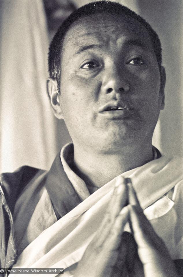 ly2-6 Lama Thubten Yeshe L’ambiente occidentale offre tantissime condizioni di sofferenza che agiscono come causa per realizzare la Bodhicitta