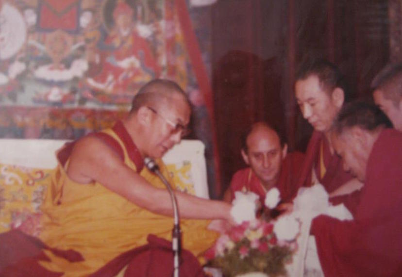 Sua Santità il Dalai Lama e Lama Yesce nel 1982 al Tushita Meditation Centre di Dharamsala