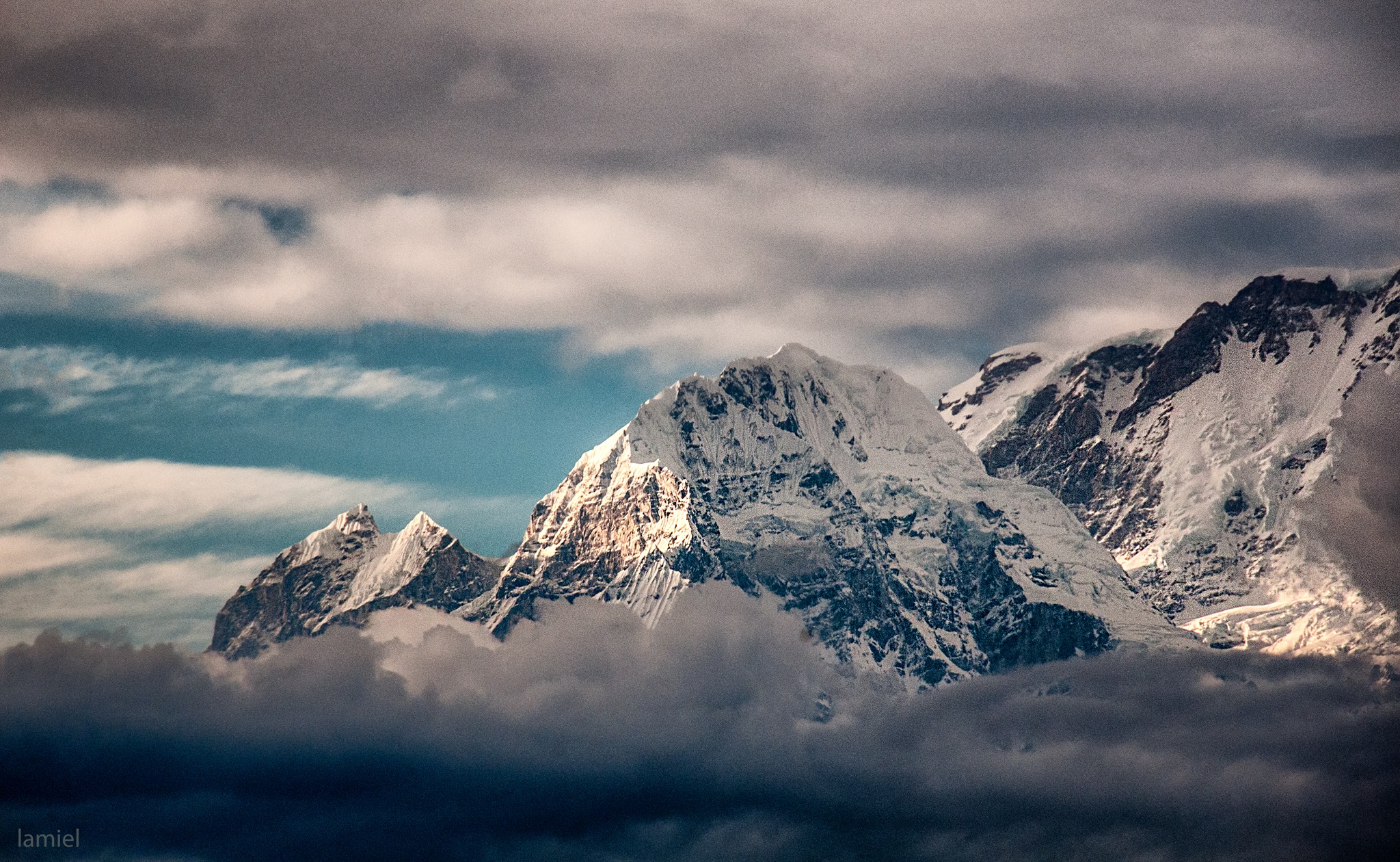 annapurn Patrul Rinpoche: All dualistic clinging to ourselves and objects may be cut right through,