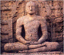budd-medit Buddha Sakyamuni, Mangala Sutta: “Essere umili e gentili, mostrare gratitudine, essere paghi di una vita semplice e non perdere occasione di imparare il Dhamma. Questa è la più grande felicità”.