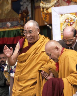 Sua Santità il Dalai Lama con Sua Santità Drikung Kyabgon Chetsang Rinpoche 