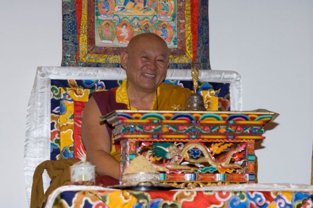 drig-sorrid Sua Santità Drikung Kyabgon Chetsang Rinpoche