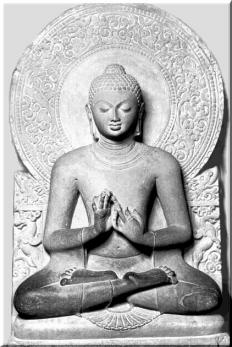 Il vero sentiero che porta a questo risultato prevede in primo luogo di sviluppare la motivazione di bodhicitta, che consiste nell’allargare o nell’aprire il nostro cuore agli altri e all’illuminazione, lo stato di Buddha, per poter essere di aiuto a tutti. 