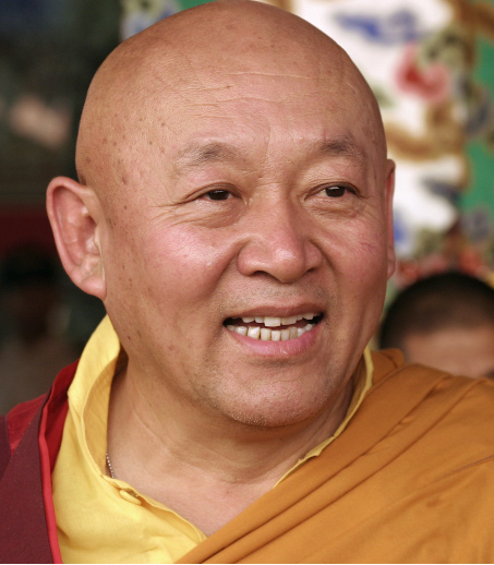 Sua Santità Drikung Kyabgon Chetsang Rinpoche: Nella fase di quiescenza mentale, impediamo alla mente di collassare nello stato di torpore o sonnolenza, in ogni tipo di pensieri, in ogni pensiero concettuale. In tal modo otteniamo il controllo sulla mente e siamo capaci di utilizzarla nella pratica vipashyana. 