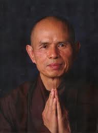thich-nhat-hanh Thich Nhat Hanh: Sedere in meditazione è come ritornare a casa.