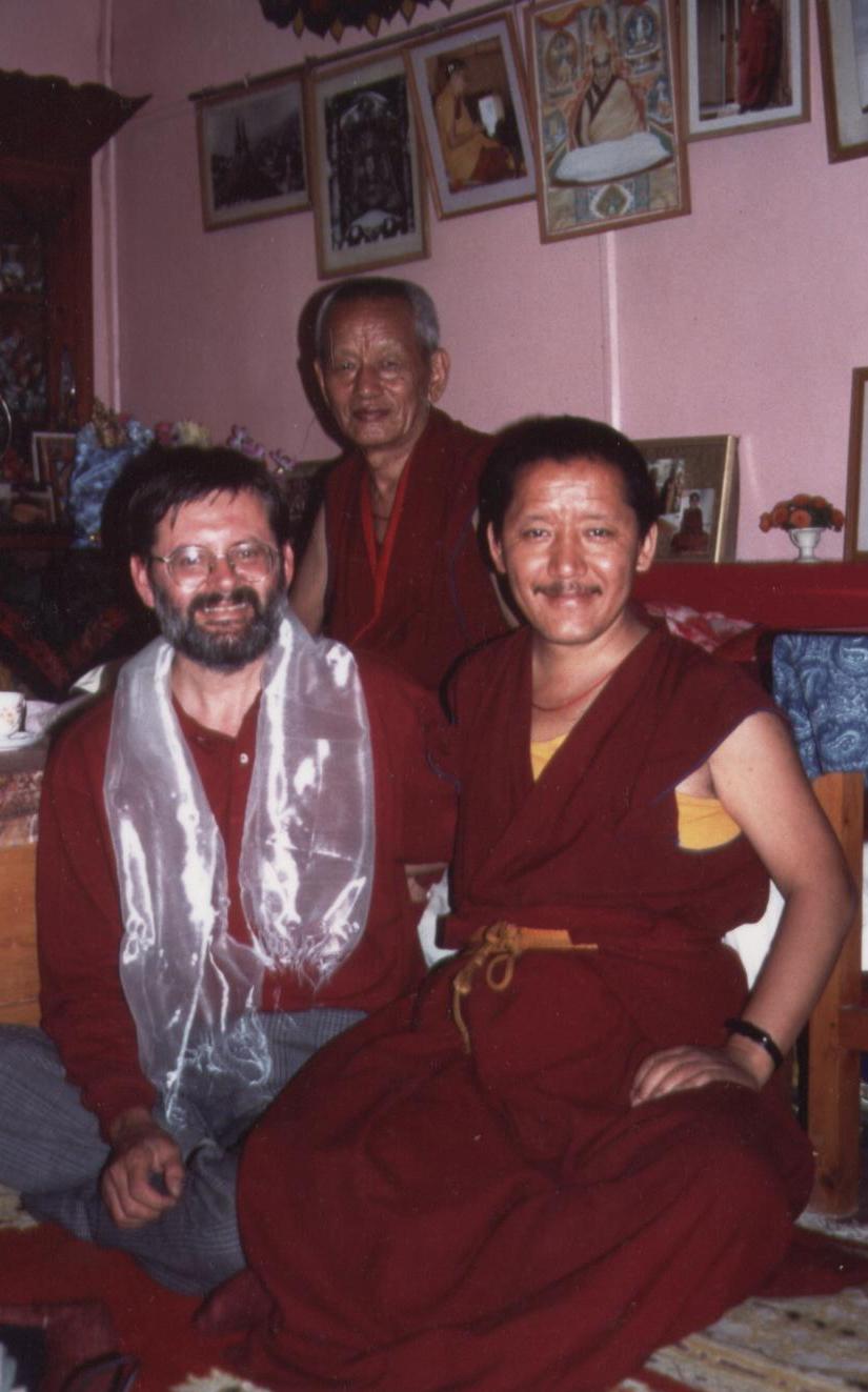 ven-ghesce-yesce-tobten-ven-lobsang-donden-ed-il-dott-luciano-villa-nel-luglio-1996-nella-stanza-di-lama-yesce-al-tushita-retreat-center-dharamsala-india Ven Gesce Yesce Tobten with his attendant Ven. Lobsang Donden and Dr. Luciano Villa in Dharamsala India