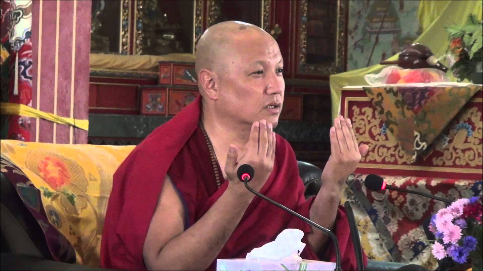 Ven. Sangye Nyenpa Rinpoce: Siete voi a leggere la vostra mente, solo voi sapete se le vostre attitudini sono corrette, spiate quindi cosa fa la vostre mente