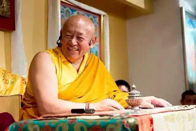 His Holiness The Drikung Kyabgön, Chetsang Rinpoche: These are some of the relative benefits you acquired by taking refuge this morning.