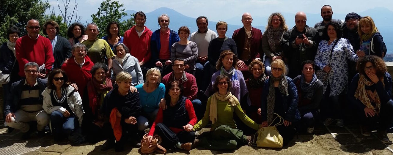 na-grpp Lama Denys Rinpoche. La Mindfulness è altruismo, è il fondamento della rivoluzione altruistica che inizia dal cambiamento di sè stessi, dalla Mindfulness si può sviluppare un'attitudine altruistica che può influenzare a cambiare il mondo intero.