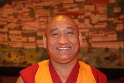 ghesce_thueten_darghye Ven. Ghesce Thubten Dargye: Per la nostra pratica spirituale, la consapevolezza dell'impermanenza e della morte è fondamentale.