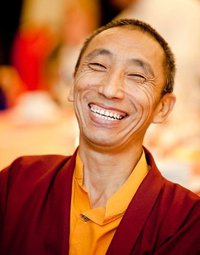 gedun-tharchin Lama Geshe Gedun Tharchin: Da questi interrogativi risulta evidente come la nostra visione del mondo sia assolutamente illusoria.