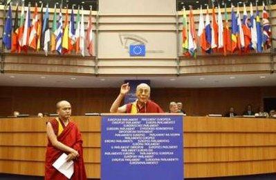 Dalai Lama: “La promozione dei valori interiori rappresenta il mio impegno primario”.