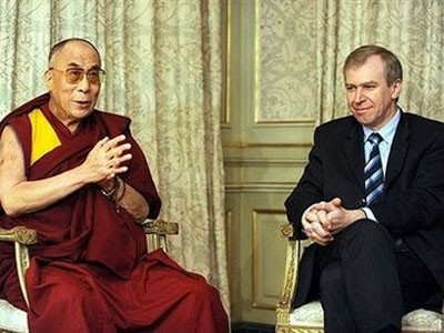 Il premier belga Yves Leterme ha ricevuto ieri in udienza il Dalai Lama