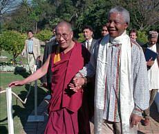 il-dalai-lama-con-nelson-mandela-19961