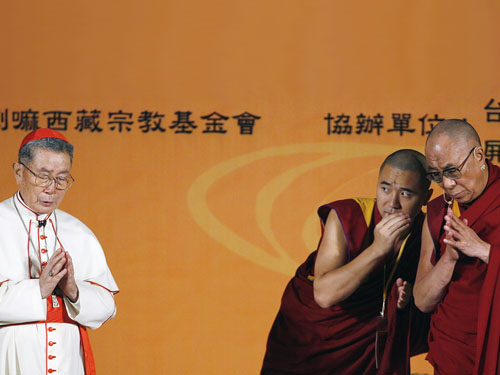 Il Dalai Lama a Taiwan col cardinale Paul Shan Kuohsi
