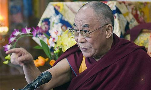 Il primo ministro indiano Singh: “Il Dalai Lama è un capo religioso, non politico, ed è un ospite d’onore per l’India”.