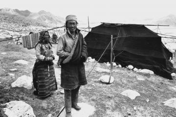 La politica interna della Cina non rappresenta solo un grande pericolo per l’esistenza dei nomadi tibetani, ma anche per circa 1,3 miliardi di persone che dipendono dalle acque che originano dall'Himalaya.