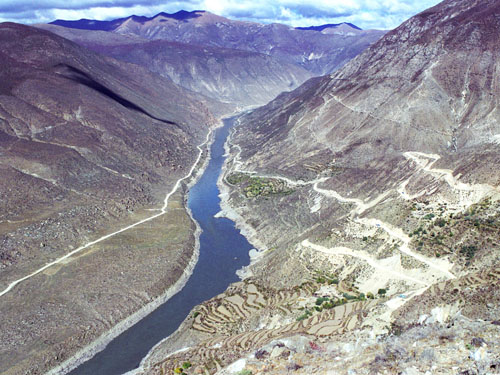 Il Canyon Jiacha è posato sopra un’enorme faglia attiva.