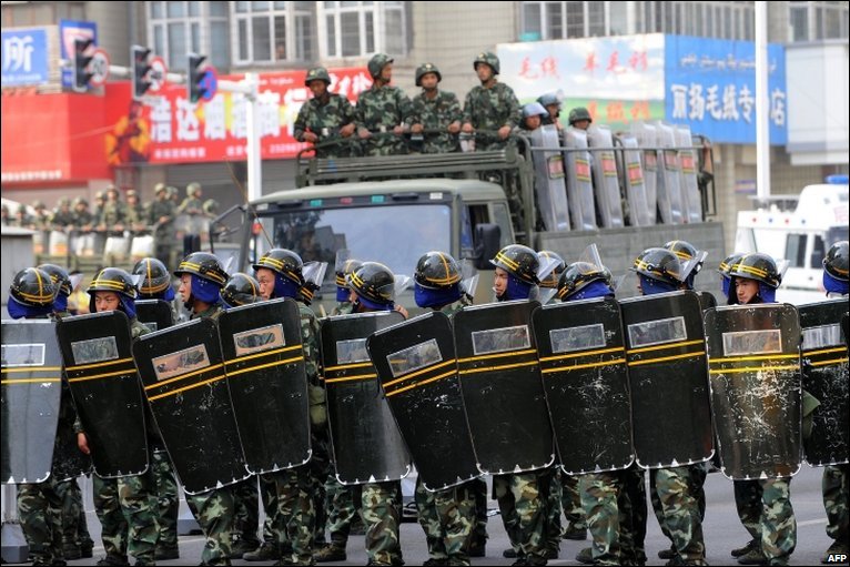 I tibetano di Gyegu protestano contro il progetto governativo di confisca delle loro terre