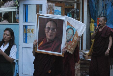 Manifestazione per la liberazione del Panchen Lama.