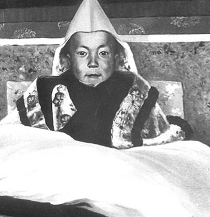 Il piccolo Tenzin Gyatzo Dalai Lama a 5 anni