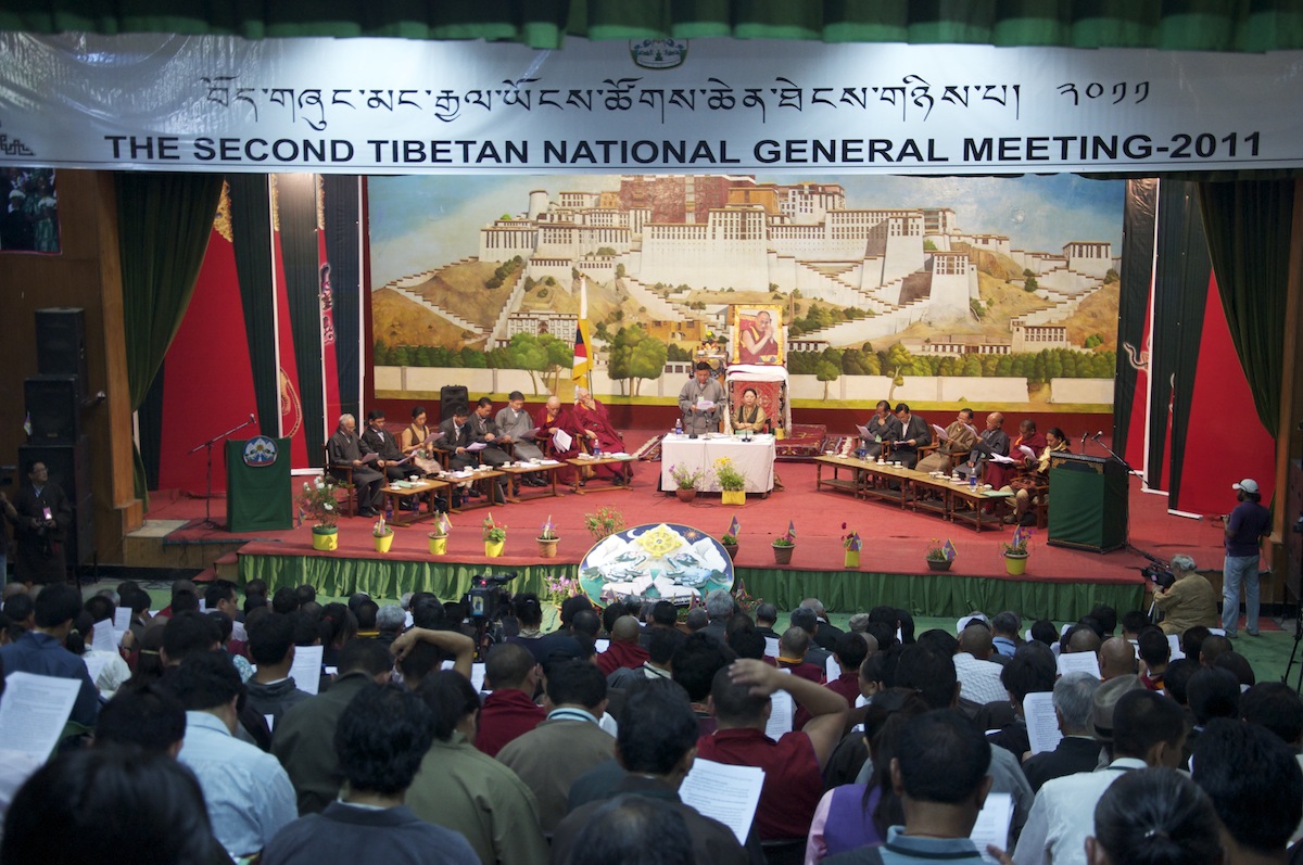 Sua Santità il Dalai Lama ha fatto sapere di non poter accettare il ruolo di “capo di stato cerimoniale” riservandosi tuttavia un attento esame dell’intero rapporto espresso dall’Assemblea Generale.