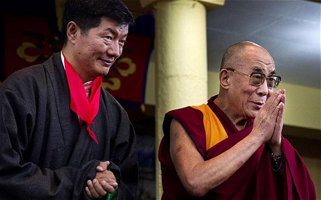 Il nuovo Kalon Tripa Lobsang Sangay con Sua Santità il Dalai Lama