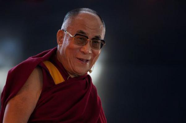 Sua Santitàil Dalai Lama ha affermato che la sua incarnazione è solo un suo affare personale e nessuno può interferirvi. 