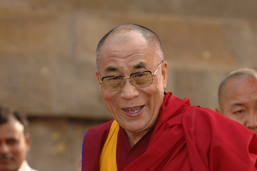 Sua Santità il Dalai Lama: "I miei scopi principali sono la promozione dei valori umani e l'armonia religiosa".