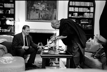 L'incontro nel 2002 del Presidente Havel con Sua Santità il Dalai Lama nel Castello di Praga. 