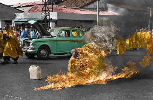 tibet_f_0130_-_monaci-fire