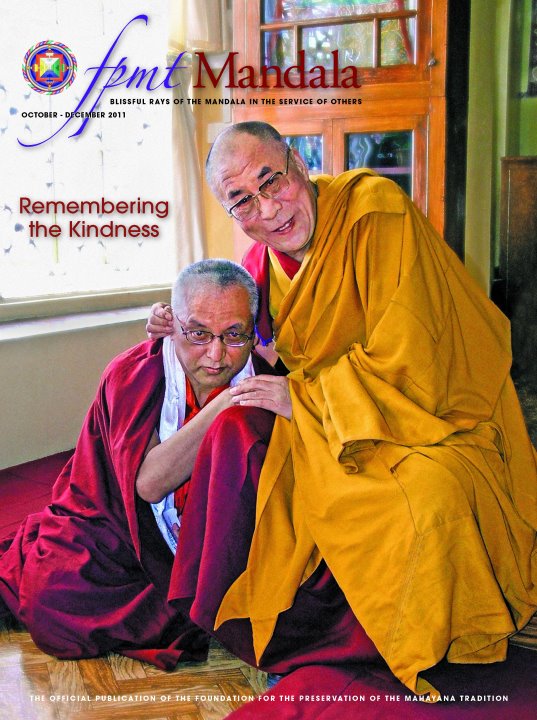 Sua Santità il Dalai Lama benedice Lama Zopa Rinpoche