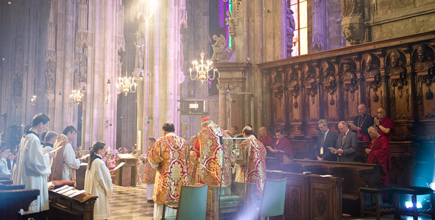 His Holiness the Dalai Lama attending Mass at St Stephen's Cathedral in Vienna, Austria, on May 27, 2012. Photo/Tenzin Choejor/OHHDL 
