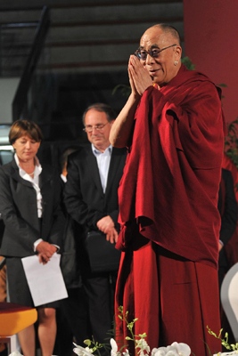 Sua Santitàil Dalai Lama ha donato 50.000 euro ai terremotati dell'Emilia Romagna
