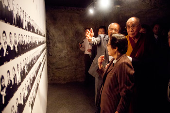 His Holiness the Dalai Lama visits the Okinawa's Himeyuri Peace Museum, dedicated to the hundreds of Japanese teachers and students who were posted on the island on November during World War II, on November 11, 2012. Photo/Office of Tibet Japan