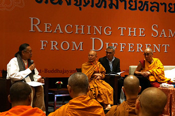His Holiness the Dalai Lama and Thai Buddhist scholars during their discussion in New Delhi, India, on December 15, 2012. Photo/Jeremy Russell/OHHDL 
