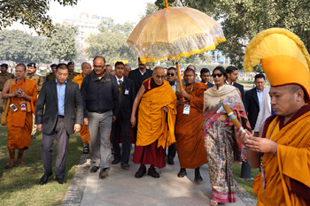 His Holiness the Dalai Lama arriving at Buddha Smriti Park to attend the International Buddhist Sangha Conference in Patna, Bihar, India, on January 5, 2012. Photo/Jeremy Russell/OHHDL