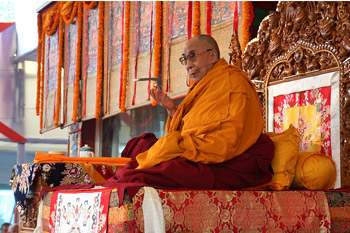 His Holiness the Dalai Lama speaking during the first day of his four day teaching in Sarnath, Uttar Pradesh, India, on January 7, 2013. Photo/Jeremy Russell/OHHDL
