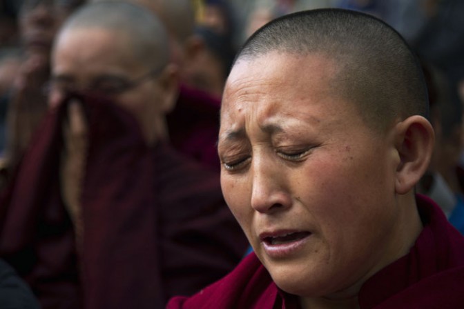 Tsering spiega che la Cina ha sempre avuto una fame insaziabile di terra e ha ancora l'ambizione di dominare gli altri popoli