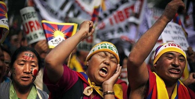 Exiled Tibetans during a four-day campaign in New Delhi, India, on 30 January 2013, to draw global intervention to end China’s repressive rule in Tibet/Photo/Altaf Qadri/Associated Press 