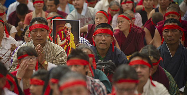 His Holiness the Dalai Lama: “The tantric path is referred to as secret and its teachings were only given to select disciples secretly. As far as generating the awakening mind is concerned, there are two main methods, that known as the seven causes and one result and another method known as equalising and exchanging self with others. Shantideva says this latter is the only secret practice to cultivate.” 
