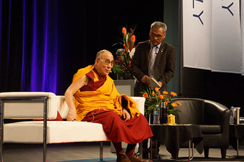 A Teaching of the Four Noble Truths and a Public Talk on Ethics in a Shared World in Darwin Conclude His Holiness the Dalai Lama’s Visit to Australia