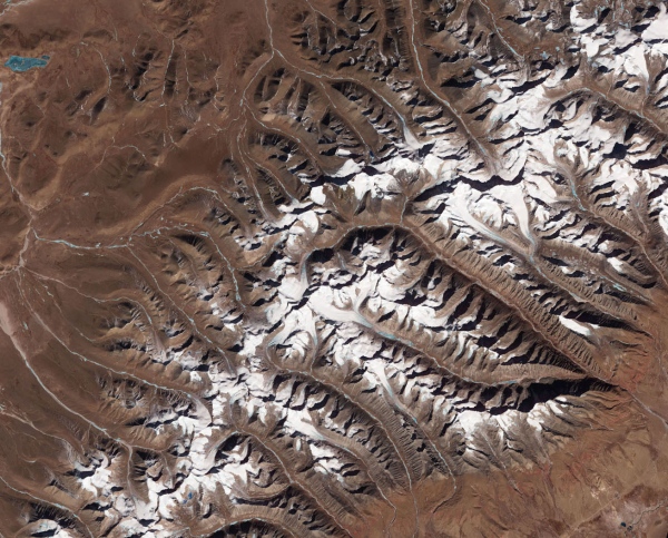 Glaciers on the Tibetan Plateau — the world’s third-largest ice reservoir after those in Antarctica and Greenland — have been losing mass even at surprisingly high elevations/NASA Earth Observatory