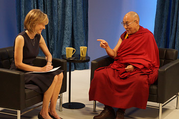 Willow Bay interviewing His Holiness the Dalai Lama for a live broadcast on HuffPost Live from Los Angeles, California on February 26, 2014. Photo/Jeremy Russell/OHHDL