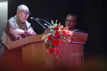 His Holiness the Dalai Lama speaking at Presidency University in Kolkata, W. Bengal, India on January 13, 2015. Photo/Tenzin Choejor/OHHDL 
