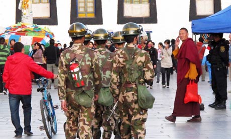 tibet_-_polizia-cinese
