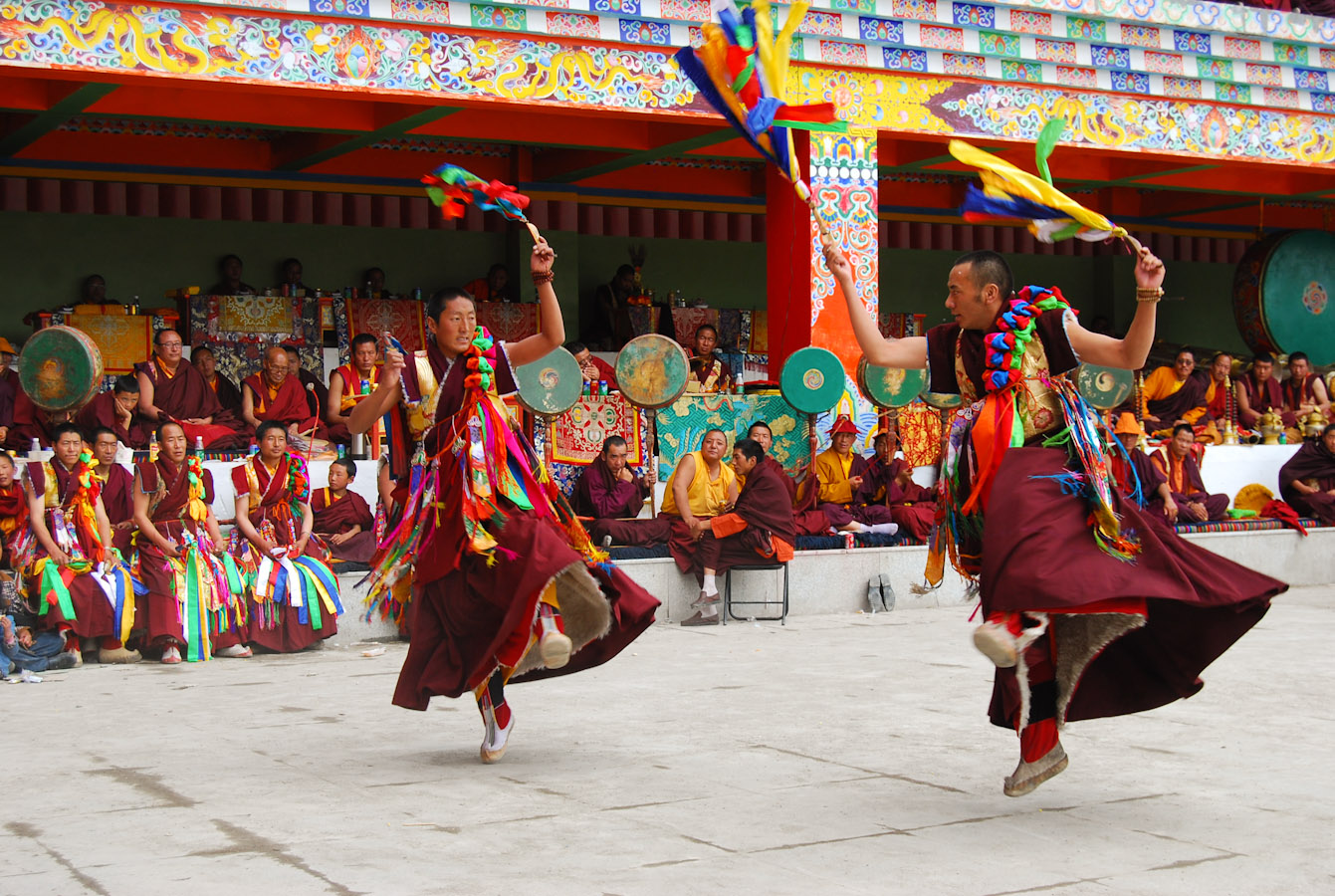 Cham, la danza sacra dei monaci tibetani